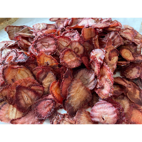 宮城県山元町産の 完熟もぎいちごを じっくりドライに。 甘酸っぱい味と香りで 幸せなひとときを。 ドライフルーツ・乾燥野菜 BLUE BLUEBERRY FARM