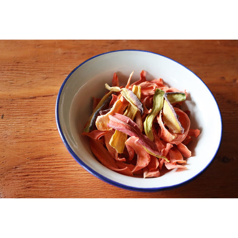 くまっこ農園さんの無農薬にんじん。そのままつまんで素朴な甘さをゆっくり味わって。